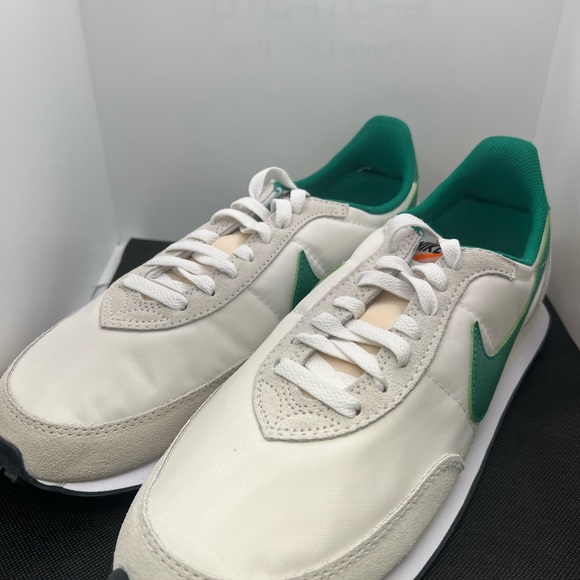 Nike lifestyle shoes - Picture 2 of 5